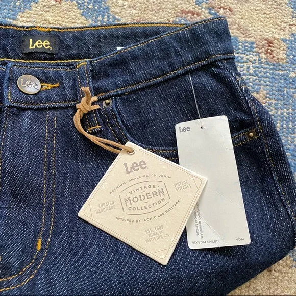 NWT Lee Vintage Modern Wide Leg Jeans 26